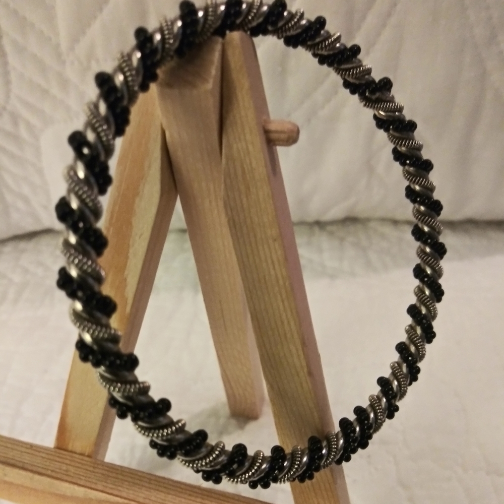 Lack Bead & Silver Wrapped Bangle
